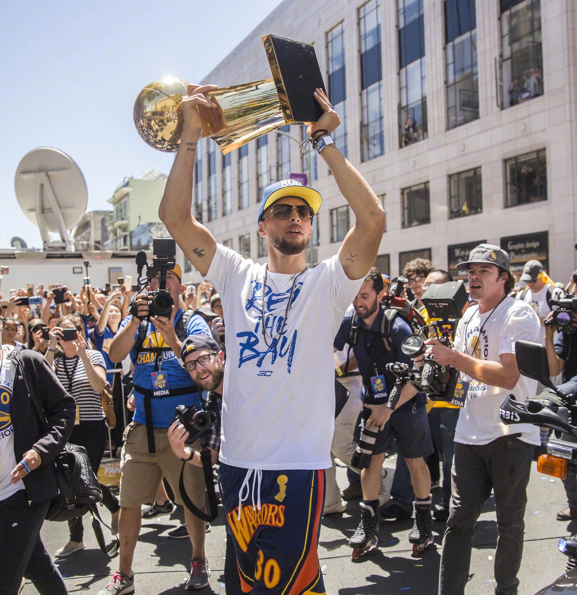 冒险追求额 冒险追求额